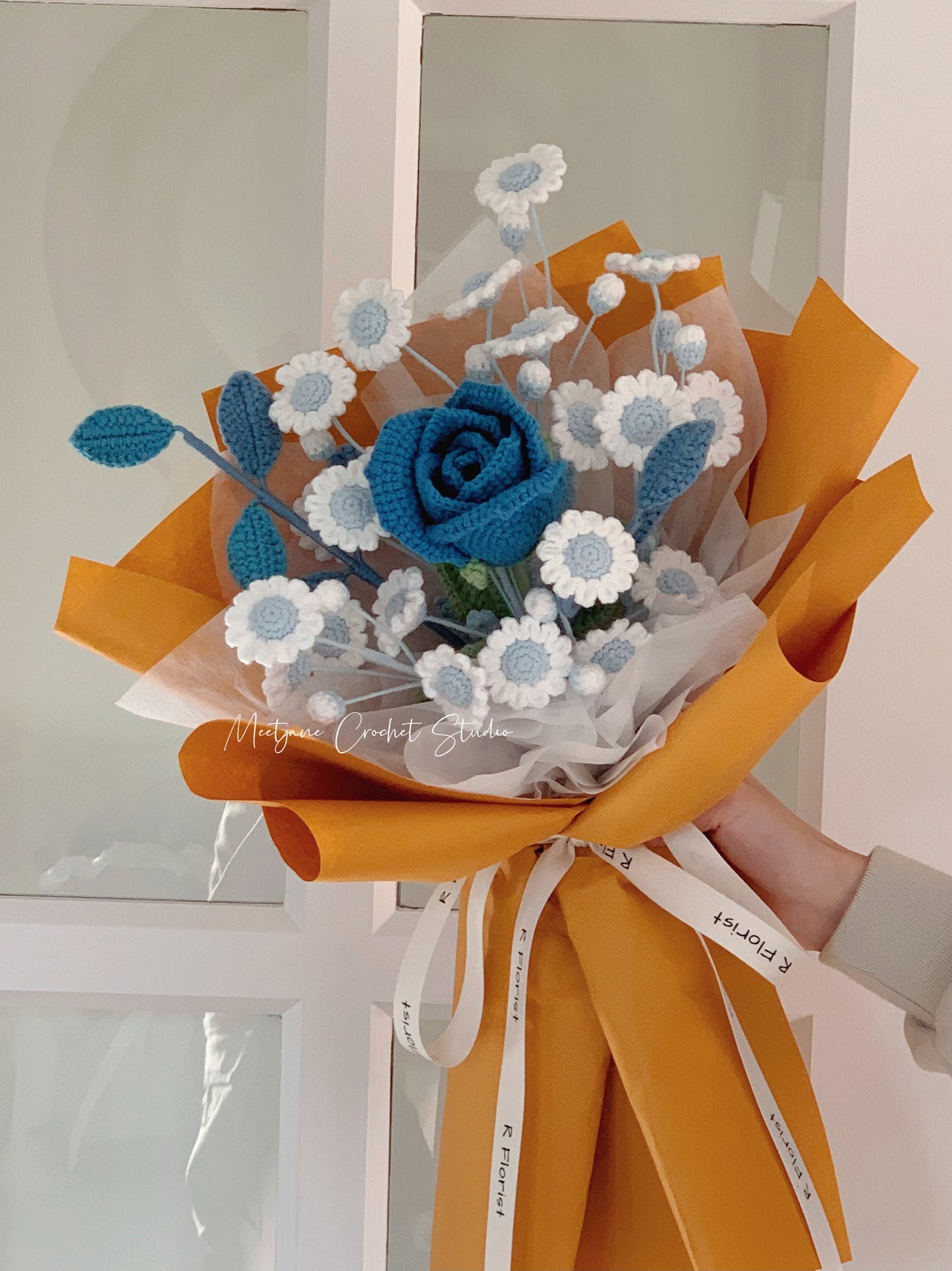 Meetjane bouquet| Melbourne handmade crochet flower |bouquet|white/blue|MELBOURNE ONLY